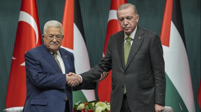Le Président turc, Recep Tayyip Erdogan (D) et le Président palestinien, Mahmoud Abbas (G) au complexe présidentiel d'Ankara, en Turkiye, le 05 mars 2024.