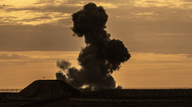 L'armée israélienne bombarde le sud de Gaza depuis l'air et la terre quelques jours avant le Ramadan. 