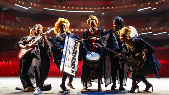Le premier et unique orchestre féminin du Sénégal, "Jigeen Ni", composé de 6 femmes, à Dakar, Sénégal, le 28 février 2024.