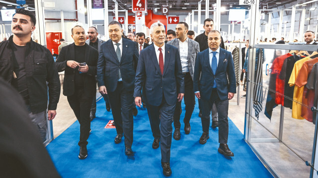 Ticaret Bakanı Ömer Bolat, İstanbul’da Texhibition Kumaş İplik ve Tekstil Aksesuarları Fuarı'nın açılışına katıldı.