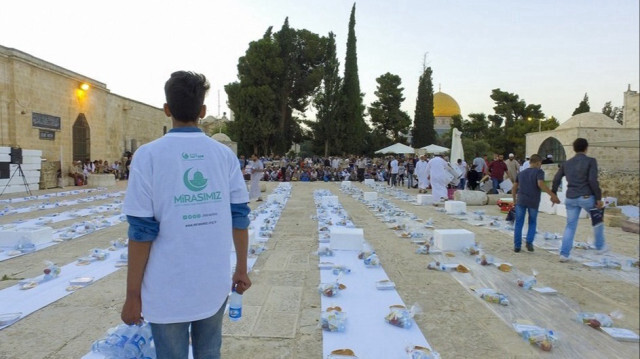 L'association organisera également des repas de rupture du jeûne, à la mosquée Al-Aqsa dans Jérusalem.