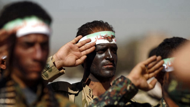 Des combattants houthis nouvellement recrutés participent à un rassemblement dans la capitale Sanaa pour lutter contre les forces pro-gouvernementales dans plusieurs villes du Yémen, le 3 janvier 2017.