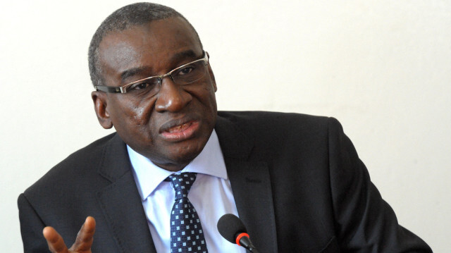 Le premier ministre sénégalais, Sidiki Kaba, s'exprimant le 13 novembre 2013 à Dakar lors d'une conférence de presse.