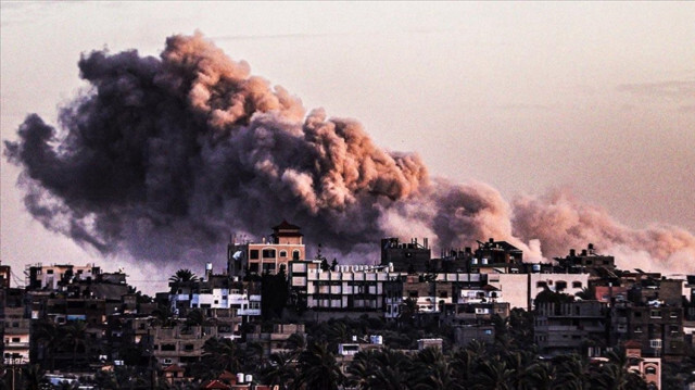 Katil İsrail ordusu Gazze Şeridi'nin merkezinde yeni bir saldırı başlattı