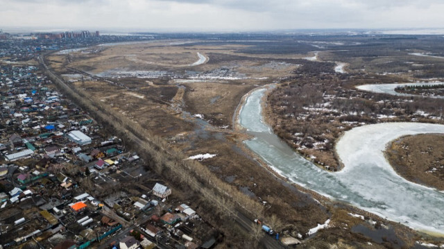 Une vue aérienne de Zarechny à la périphérie de la ville de Petropavl, dans le nord du Kazakhstan près de la frontière avec la Russie, le 10 avril 2024.
