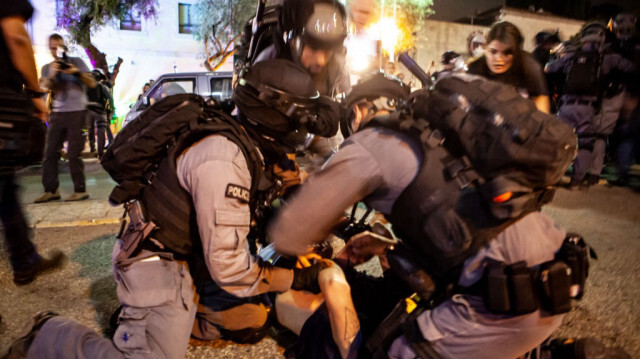 شرطة إسرائيل تشتبك مع متدينين يهود حاولوا منع اعتقال فلسطينيين