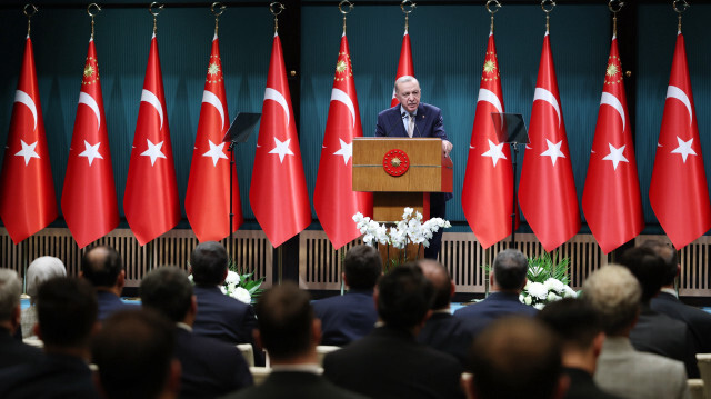 Cumhurbaşkanı Recep Tayyip Erdoğan, Cumhurbaşkanlığı Külliyesi'ndeki gerçekleştirilen Kabine toplantısı sonrası, açıklamalarda bulundu.

