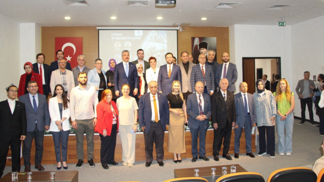Konferansa Batı Trakya, Doğu Türkistan, Arakan, Filistin, Balkanlar, Afrika, Güney ve Kuzey Amerika’dan birer temsilci katıldı. 