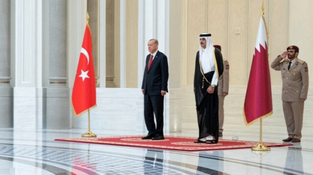 Le Président turc, Recep Tayyip Erdogan (G) et l'émir du Qatar, Tamim ben Hamad Al Thani (D).