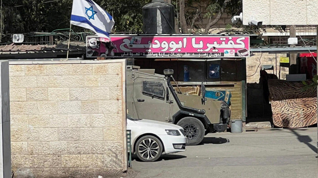 آلية عسكرية إسرائيلية تدهس طفلة فلسطينية بالضفة