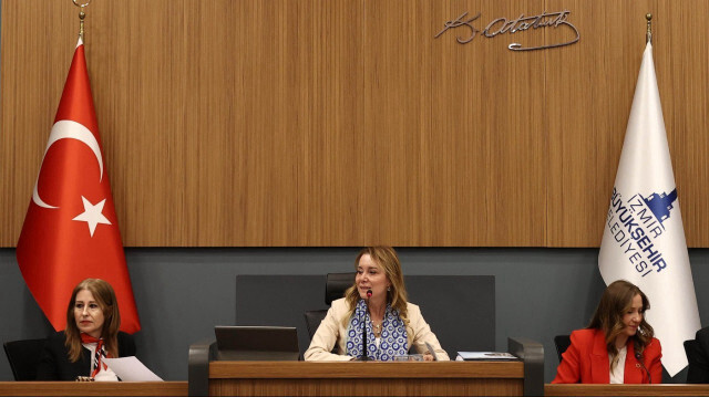 Konak Belediye Başkanı Nilüfer Çınarlı Mutlu açıklama yaptı.