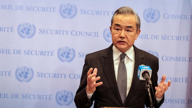 Le ministre chinois des Affaires étrangères Wang Yi annonce le soutien de la Chine à la candidature de la Palestine à l'adhésion à part entière à l'ONU.