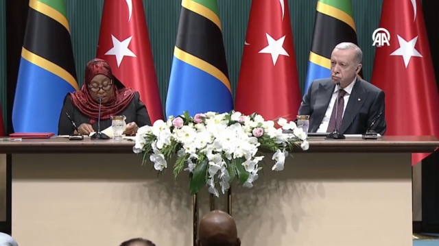 Cumhurbaşkanı Erdoğan Tanzanya Cumhurbaşkanı Hassan ile ortak basın toplantısında konuşuyor