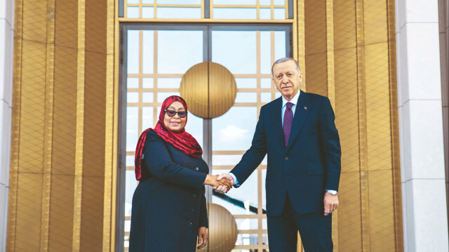 Cumhurbaşkanı Erdoğan ve Tanzanyalı mevkidaşı Samia Suluhu Hassan'ın baş başa görüşmeleri sonrası, iki ülke heyetleri bir araya geldi. 