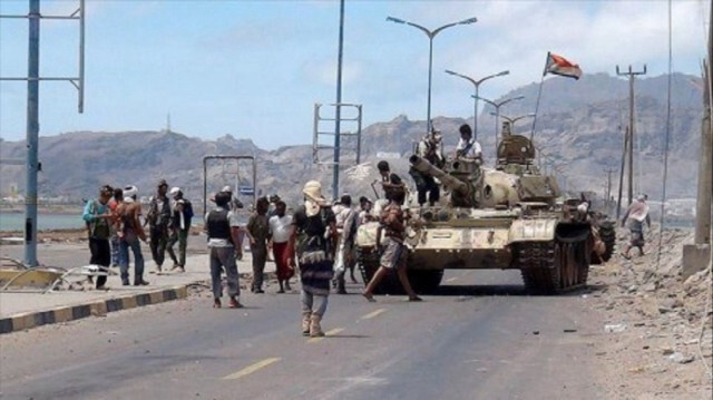 اليمن.. الحوثي تعلن مقتل 3 من ضباطها في معارك مع قوات حكومية
