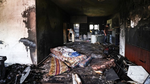 Des dégâts causés par le feu, à la suite d'une attaque de colons israéliens sur le village de Douma, en Palestine occupée, le 17 avril 2024.