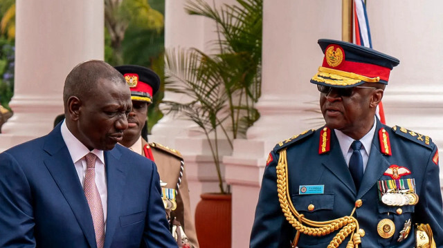 مصرع قائد الجيش الكيني رفقة 9 عسكريين في تحطم مروحية 