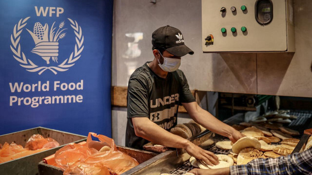 Une boulangerie du Programme alimentaire mondial (PAM) sortant du pain à Gaza après 170 jours d'arrêt, le 21 avril 2024. 
