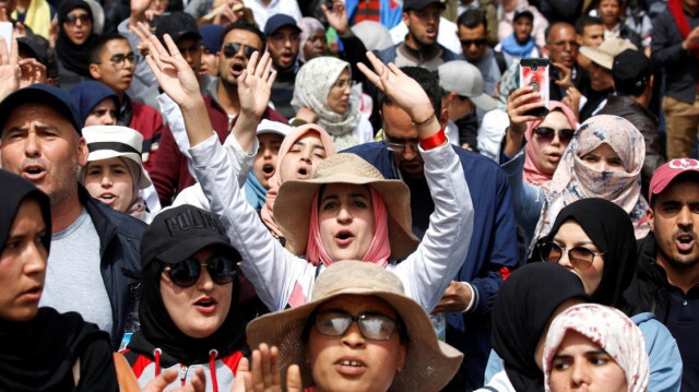 المغرب.. معلمون يحتجون رفضا لتوقيف زملائهم عن العمل