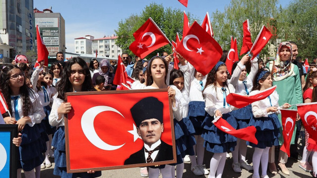 تركيا تحتفل بعيد "الطفولة والسيادة الوطنية"
