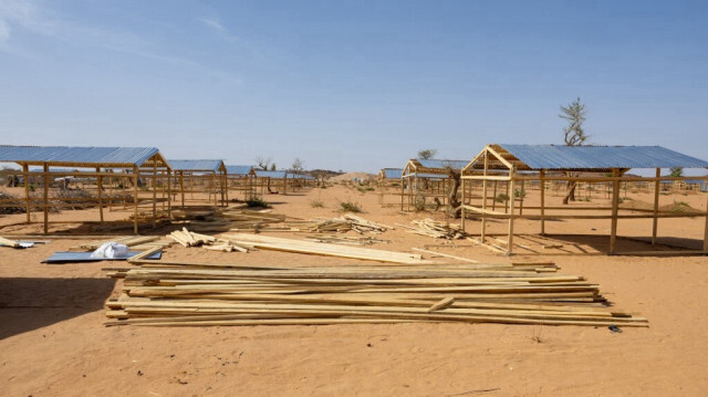 Nouveaux abris pour les réfugiés en cours de construction dans une nouvelle extension du camp de réfugiés de Farchana, le 7 avril 2024.