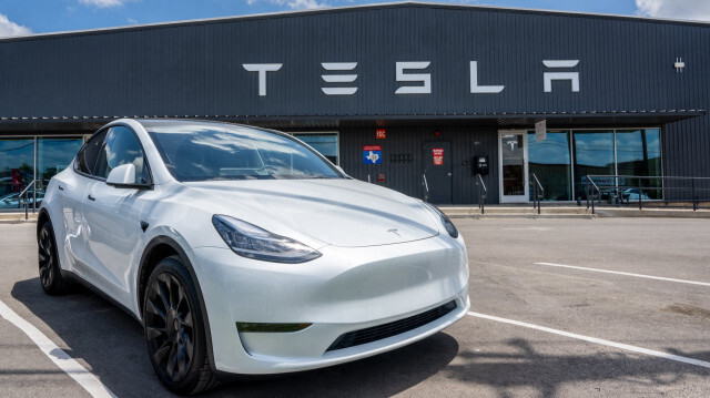 Tesla'dan ucuz araç hamlesi Piyasaya planlanandan daha erken sürmeye hazırlanıyor