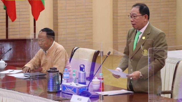 L'État birman a rapporté jeudi que le ministre de l'Intérieur de la junte au pouvoir en Birmanie s'était rendu en Chine pour discuter de sécurité avec Pékin.