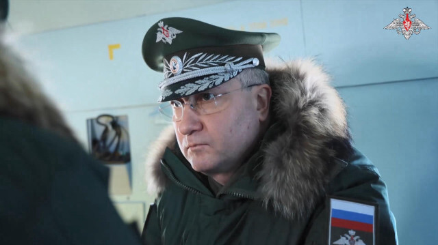 Следственный комитет России (СКР) объявил, что заместитель министра обороны России Тимур Иванов был задержан за "получение взятки".