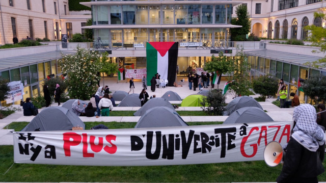 Le campement de protestation contre le génocide à Gaza sur le campus de l'Université de Sciences Po Paris, en France, le 24 avril 2024.