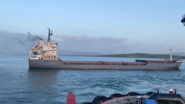 Yangın nedeniyle askıya alınan Çanakkale Boğazı gemi trafiğine açıldı