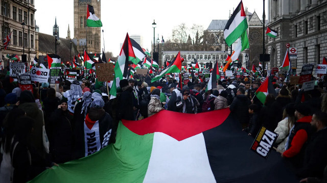 برلين تشهد مظاهرة احتجاجية ضد الحرب الإسرائيلية على غزة 
