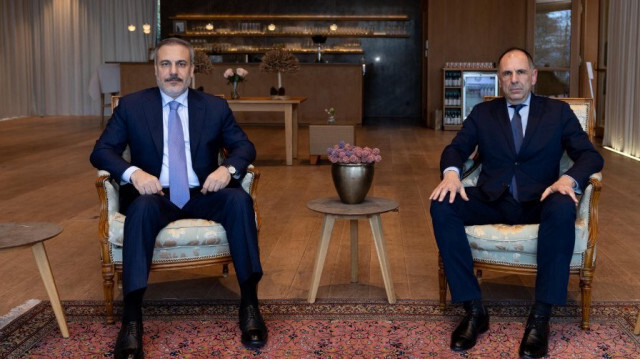 Главы МИД Турции и Греции обсудили двусторонние отношения