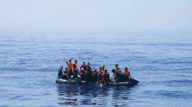 وفاة مهاجر وفقدان 4 آخرين في غرق قارب ببحر إيجة