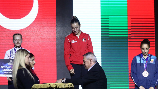 Lors des Championnats d'Europe de boxe senior 2024 organisés à Belgrade, la capitale de la Serbie, la boxeuse nationale Buse Naz Çakiroğlu a remporté la médaille d'or en dominant sa rivale russe Anastasiia Kool dans le match final des 52 kg.