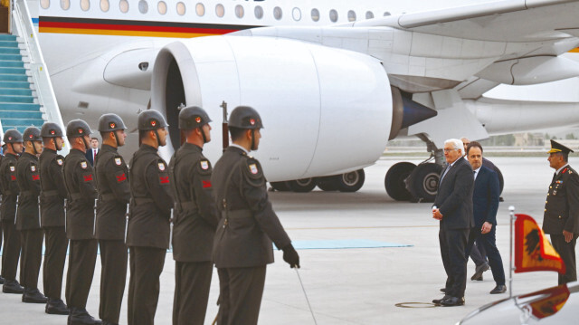 Almanya Cumhurbaşkanı Steinmeier, 22- 24 Nisan tarihleri arasındaki Türkiye temaslarının ardından Berlin'e dönmek üzere Ankara'dan ayrıldı.