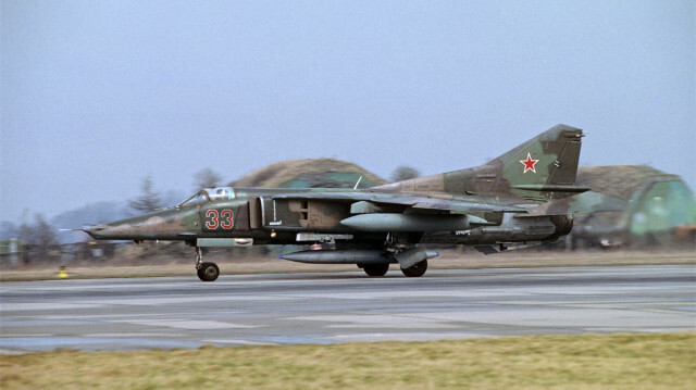 Советский истребитель-бомбардировщик Миг-27