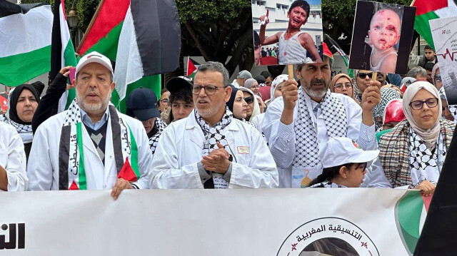 احتجاج أبيض.. أطباء مغاربة يطالبون بحماية الأطقم الصحية في غزة