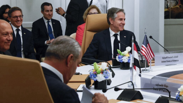 Le secrétaire d'État américain Antony Blinken participe à la réunion quintilatérale États-Unis-Arabie avec des représentants de l'Égypte, de la Jordanie, de l'Arabie saoudite, du Qatar, des Émirats arabes unis et de l'Autorité palestinienne, à l'hôtel Four Seasons à Riyad, le 29 avril 2024.