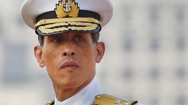 En Thaïlande, où le roi Maha Vajiralongkorn est quasi-divinisé, seul Move Forward ose prôner une réforme de la loi sur la diffamation royale, sujet tabou sous peine d'accusations de lèse-majesté.