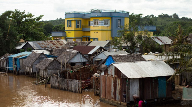 Vue générale de l'Ambinany en forte crue suite au passage du cyclone Cheneso près d'Antalaha, au Madagascar, le 20 janvier 2023.