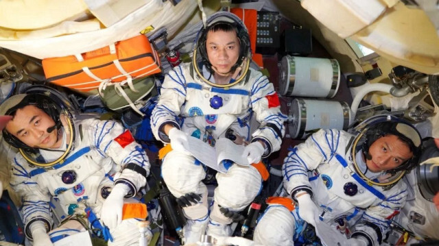 Çinli taykonotlar 6 aylık uzay görevini tamamlayarak dünyaya döndü
