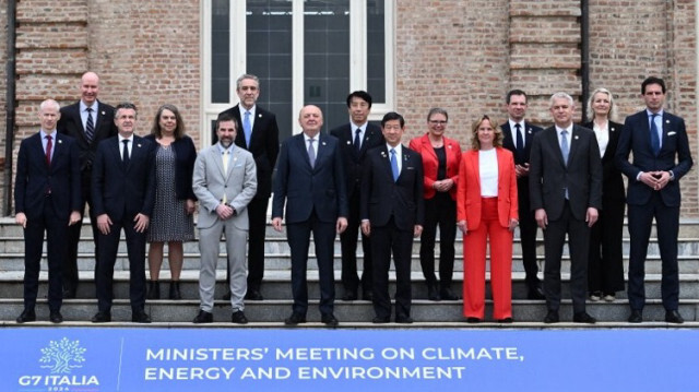 Les ministres de l'Environnement des pays du G7 posent pour une photo de famille lors de leur réunion sur le climat, l'énergie et l'environnement à Venaria Reale, près de Turin, le 29 avril 2024.