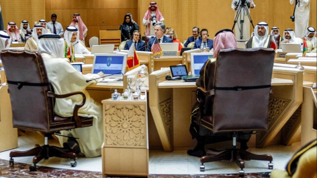 Des représentants de 20 pays arabes et européens se réunissent à Riyad, en Arabie saoudite, dans le but de discuter de la reconnaissance de l'État Palestinien, le 29 avril 2024.