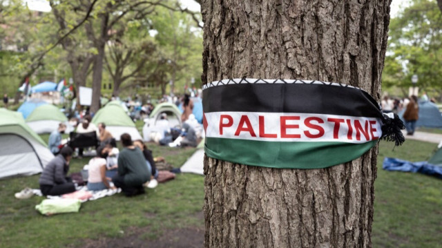 Des étudiants de l'Université de Chicago établissent un campement pour montrer leur soutien aux Palestiniens de Gaza, à Chicago, dans l'État de l'Illinois, le 29 avril 2024.
