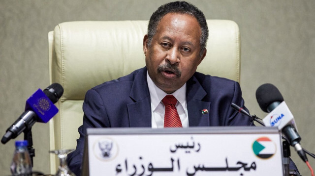 L'ancien Premier ministre soudanais Abdalla Hamdok préside une réunion du cabinet dans la capitale Khartoum, le 21 septembre 2021.