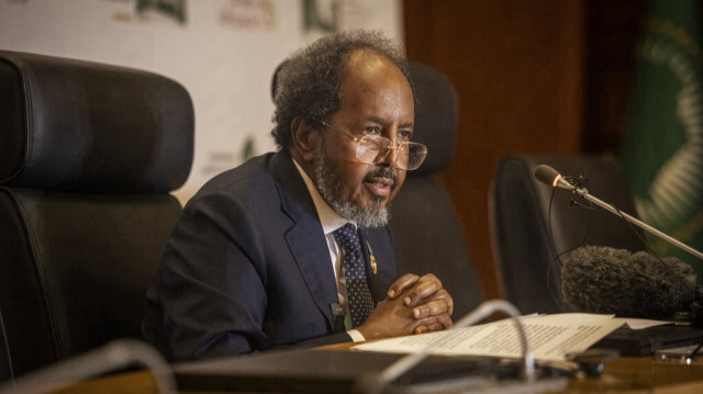 Le président de la Somalie, Hassan Sheikh Mohamud, donne une conférence de presse après la 37e session ordinaire de l'Assemblée de l'Union africaine (UA) au siège de l'UA à Addis-Abeba, le 17 février 2024.