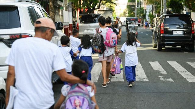 Des milliers d'écoles aux Philippines ont suspendu les cours en présentiel le 5 avril 2024.