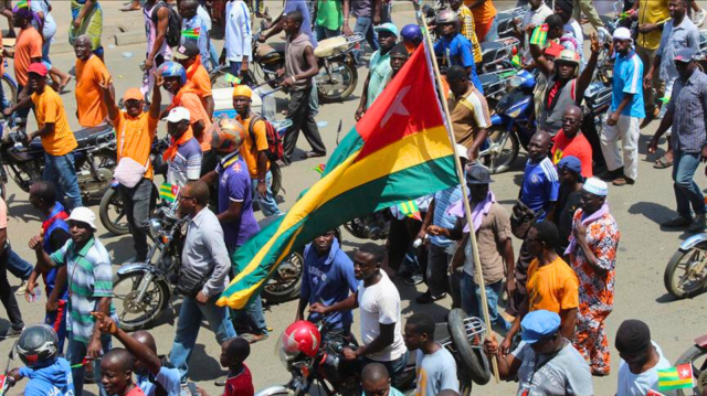 L'opposition togolaise appelle à manifester après que le président a reporté les élections.