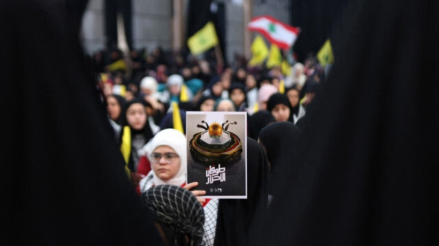 Des partisans du Hezbollah participent à un rassemblement à l'occasion des commémorations annuelles de la Journée de Qods (Jérusalem) dans la banlieue sud de Beyrouth, le 5 avril 2024.