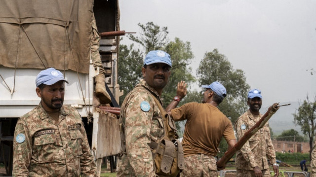 Des soldats de la paix pakistanais chargent leurs affaires dans un camion militaire à la base de la Mission de l'Organisation des Nations Unies pour la stabilisation du Congo (MONUSCO), le 28 février 2024. 